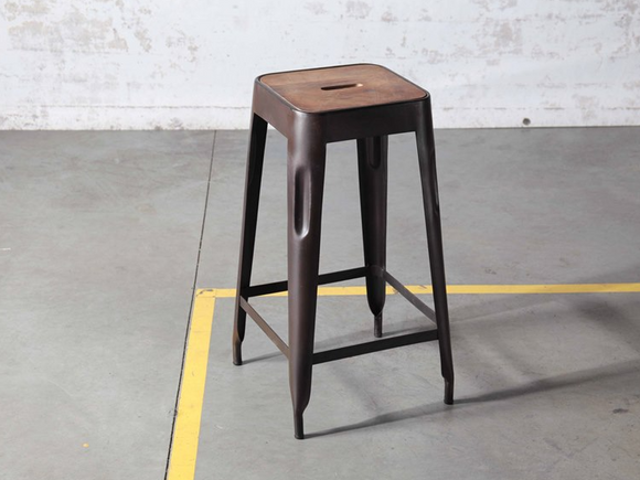 The Gaia is a very comfortable stool and suits counter heights of 90cm