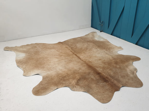 South American Cattle Skin rug Beige & White